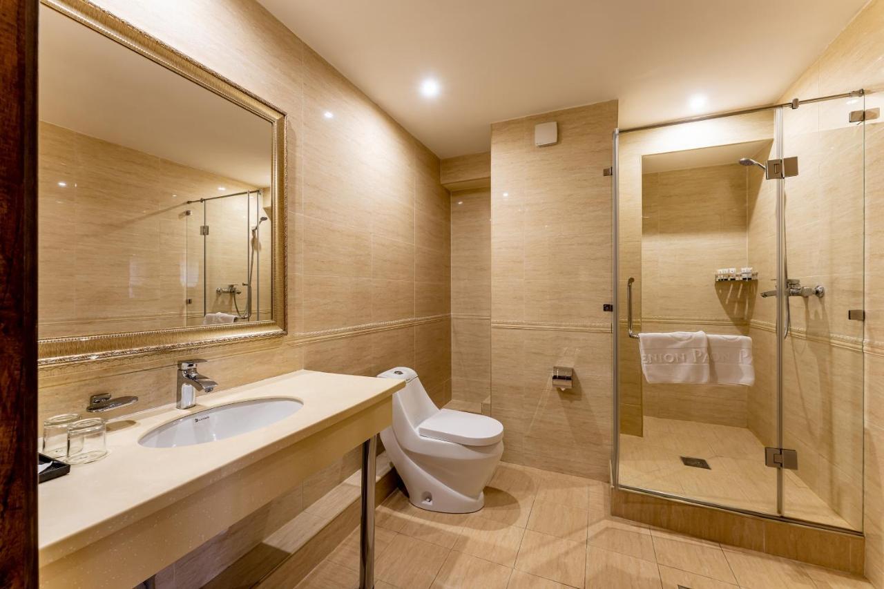 אלמטי Renion Park Hotel מראה חיצוני תמונה