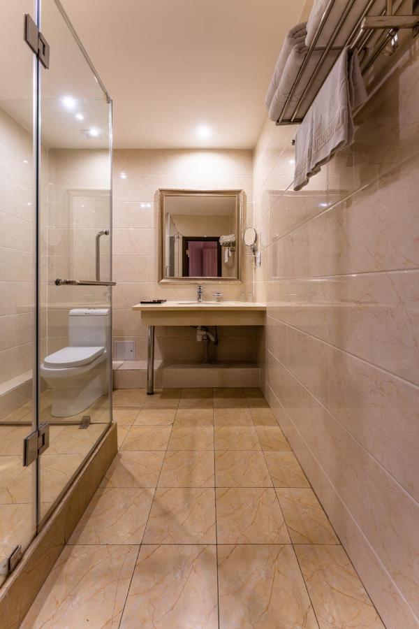 אלמטי Renion Park Hotel מראה חיצוני תמונה