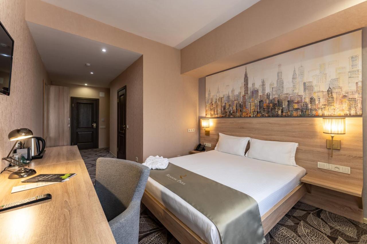אלמטי Renion Park Hotel מראה חיצוני תמונה