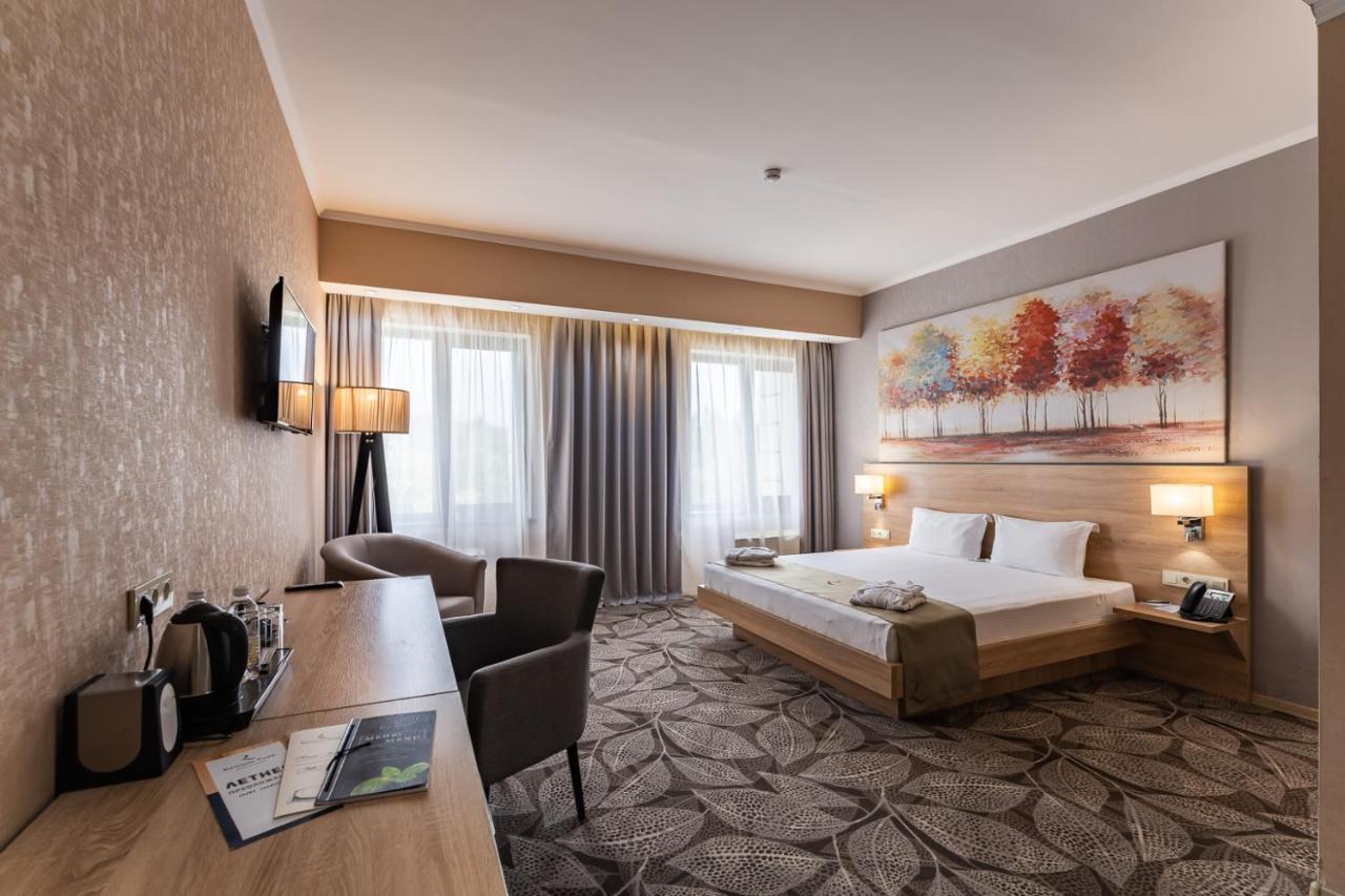 אלמטי Renion Park Hotel מראה חיצוני תמונה