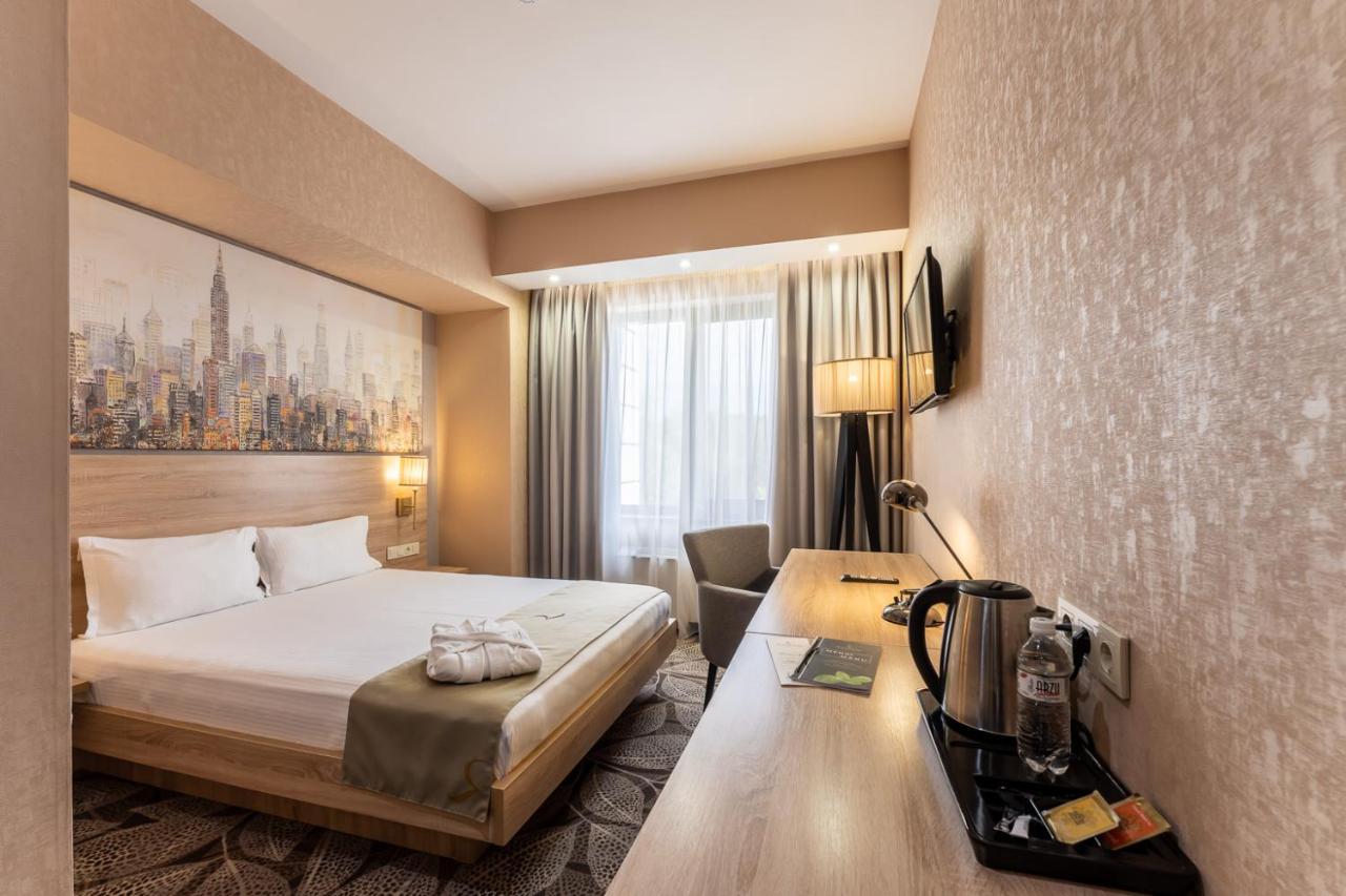 אלמטי Renion Park Hotel מראה חיצוני תמונה