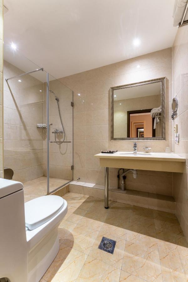 אלמטי Renion Park Hotel מראה חיצוני תמונה