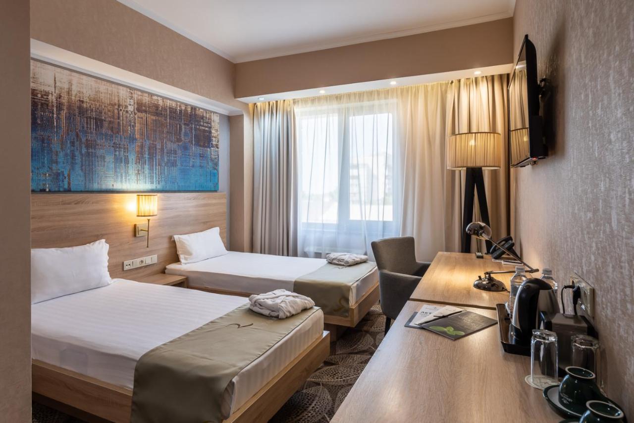אלמטי Renion Park Hotel מראה חיצוני תמונה