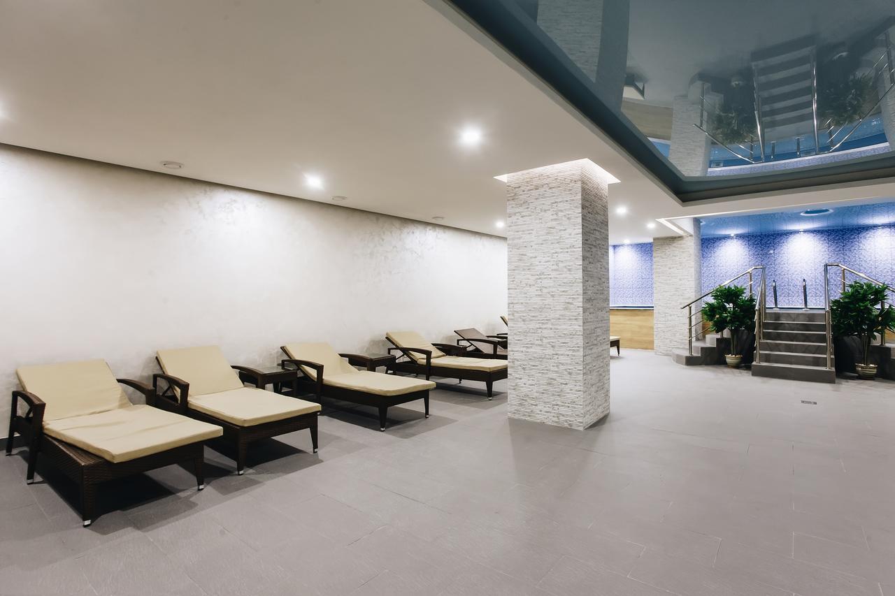 אלמטי Renion Park Hotel מראה חיצוני תמונה