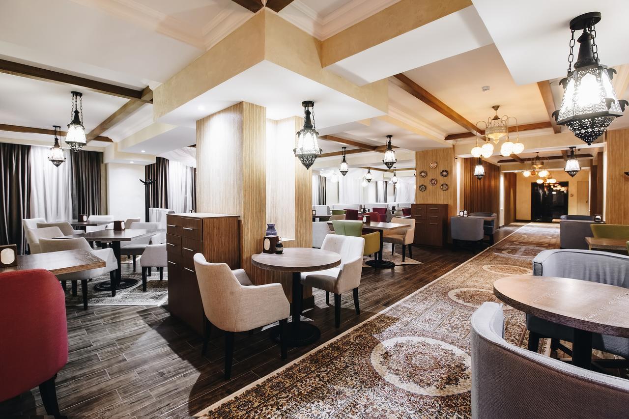 אלמטי Renion Park Hotel מראה חיצוני תמונה